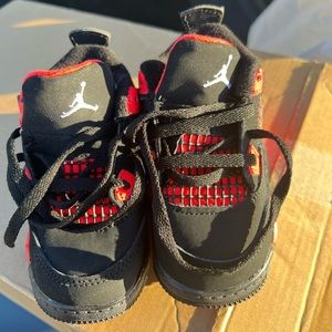 Jordan 4 size 6c